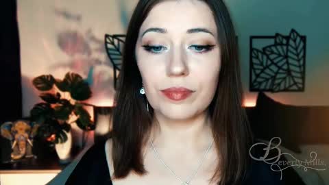 Snapshot of missbeverlymills chatting on February 10, 5:52 pm The divine Beverly online show from February 10, 5:52 pm