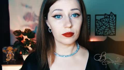 Snapshot of missbeverlymills chatting on February 13, 3:14 pm The divine Beverly online show from February 13, 3:14 pm