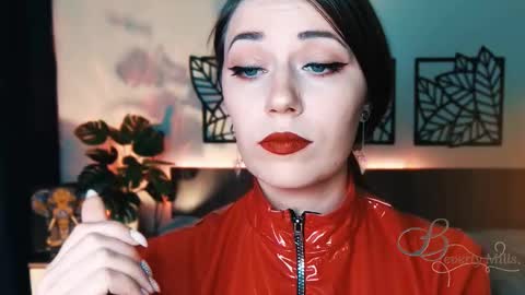 Snapshot of missbeverlymills chatting on February 15, 8:44 am The divine Beverly online show from February 15, 8:44 am