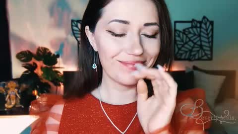 Snapshot of missbeverlymills chatting on February 16, 6:43 am The divine Beverly online show from February 16, 6:43 am