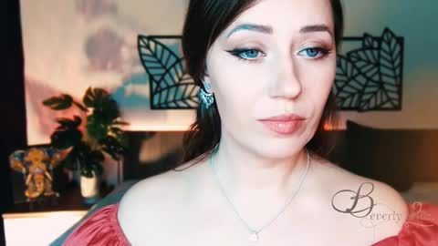 Snapshot of missbeverlymills chatting on February 19, 9:17 am The divine Beverly online show from February 19, 9:17 am