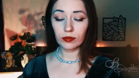 Snapshot of missbeverlymills chatting on February 22, 9:04 pm The divine Beverly online show from February 22, 9:04 pm