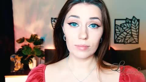 Snapshot of missbeverlymills chatting on February 24, 8:17 am The divine Beverly online show from February 24, 8:17 am