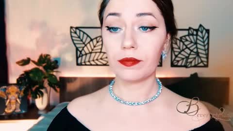 Snapshot of missbeverlymills chatting on February 27, 6:07 am The divine Beverly online show from February 27, 6:07 am