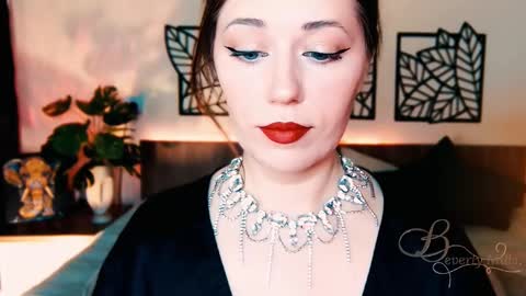 Snapshot of missbeverlymills chatting on March 1, 6:03 am The divine Beverly online show from March 1, 6:03 am