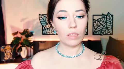 Snapshot of missbeverlymills chatting on March 5, 9:16 am The divine Beverly online show from March 5, 9:16 am