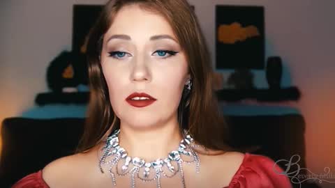 Snapshot of missbeverlymills chatting on September 12, 6:41 pm The divine Beverly online show from September 12, 6:41 pm