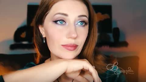 Snapshot of missbeverlymills chatting on September 24, 7:39 pm The divine Beverly online show from September 24, 7:39 pm