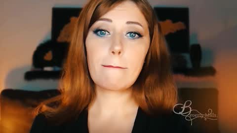 Snapshot of missbeverlymills chatting on September 25, 8:01 pm The divine Beverly online show from September 25, 8:01 pm