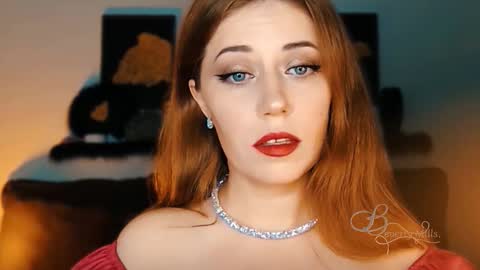 Snapshot of missbeverlymills chatting on September 30, 10:48 pm The divine Beverly online show from September 30, 10:48 pm