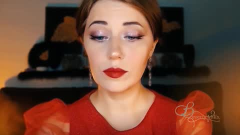 Snapshot of missbeverlymills chatting on October 4, 3:04 am The divine Beverly online show from October 4, 3:04 am