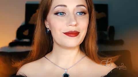 Snapshot of missbeverlymills chatting on October 9, 5:05 am The divine Beverly online show from October 9, 5:05 am