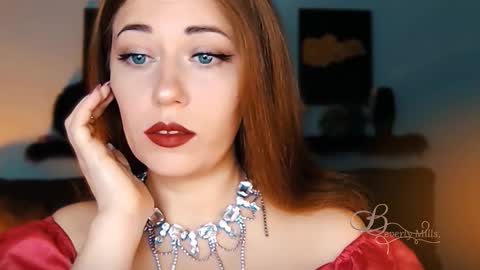 Snapshot of missbeverlymills chatting on October 13, 2:44 am The divine Beverly online show from October 13, 2:44 am