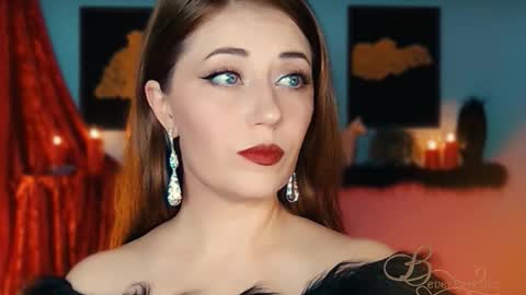 Snapshot of missbeverlymills chatting on October 19, 9:15 pm The divine Beverly online show from October 19, 9:15 pm