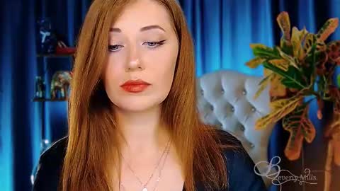 Snapshot of missbeverlymills chatting on June 26, 8:19 am The divine Beverly online show from June 26, 8:19 am