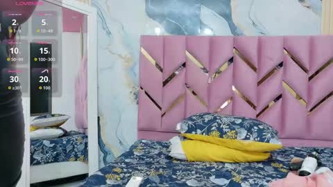 Miss Evelyn  online show from March 8, 12:20 pm