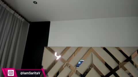 Snapshot of missbrasil_ chatting on April 29, 11:58 am Sara Vanegas online show from April 29, 11:58 am