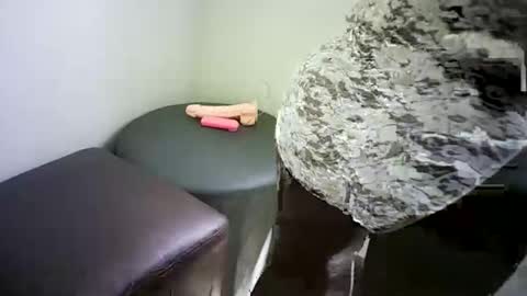 missbutty online show from April 16, 10:38 am