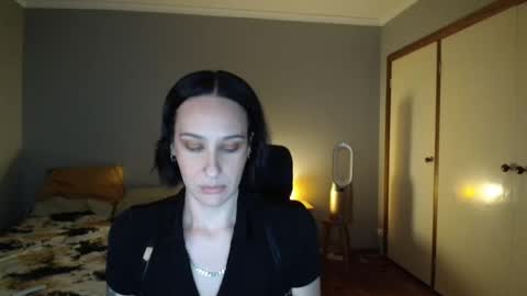 Snapshot of misscarmilla444 chatting on September 25, 4:05 am MissCarmilla444 online show from September 25, 4:05 am