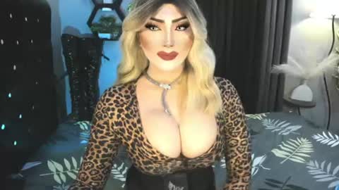 Snapshot of misschannel4sub chatting on July 20, 9:45 am PRIESTESS CHANNEL online show from July 20, 9:45 am