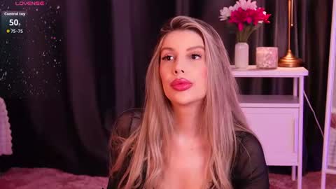 Snapshot of missclairee chatting on August 6, 8:00 pm Claire online show from August 6, 8:00 pm