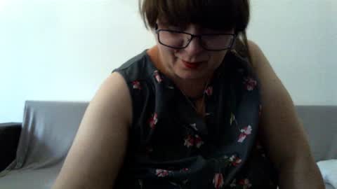 Snapshot of misscurvymature chatting on July 11, 12:52 pm MissCurvyMature online show from July 11, 12:52 pm