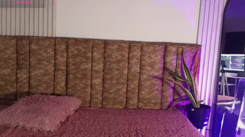 DIONNE online show from March 21, 11:15 am