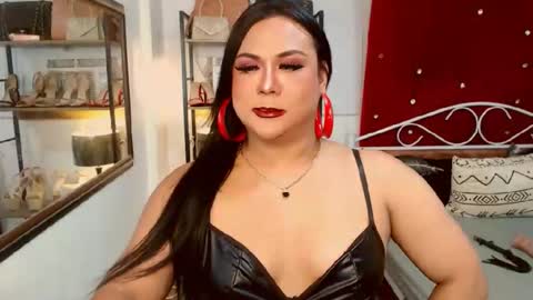 Snapshot of missdominantbigcockx chatting on May 4, 6:48 pm missdominantbigcockx online show from May 4, 6:48 pm