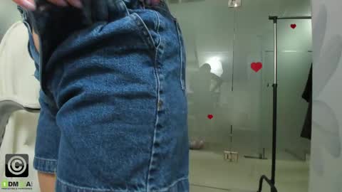 Snapshot of missdominna chatting on April 21, 2:51 am Miss Domina online show from April 21, 2:51 am