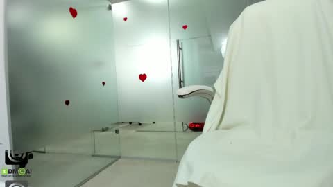 Snapshot of missdominna chatting on April 24, 3:09 am Miss Domina online show from April 24, 3:09 am