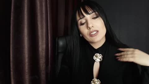 Snapshot of missdyaa chatting on December 23, 3:50 am Miss online show from December 23, 3:50 am