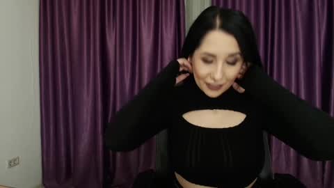 Snapshot of missdyaa chatting on January 2, 9:28 pm Miss online show from January 2, 9:28 pm