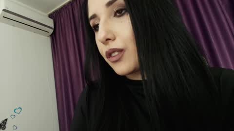 Snapshot of missdyaa chatting on January 5, 12:42 am Miss online show from January 5, 12:42 am