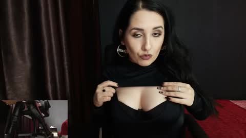 Snapshot of missdyaa chatting on October 1, 10:38 pm Miss online show from October 1, 10:38 pm