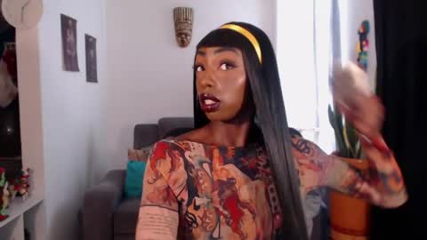 Emilie Diaz online show from April 10, 3:28 pm