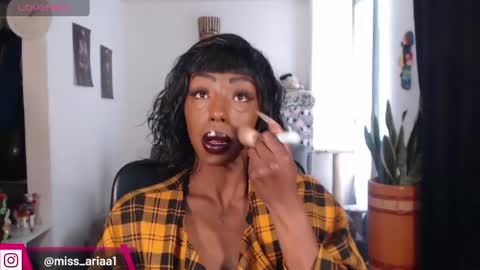 Snapshot of missemilie1 chatting on April 29, 3:49 pm Emilie Diaz online show from April 29, 3:49 pm
