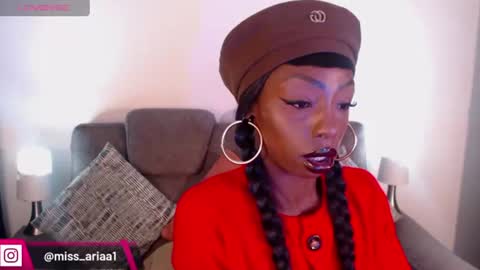 Snapshot of missemilie1 chatting on June 9, 4:18 pm Emilie Diaz online show from June 9, 4:18 pm