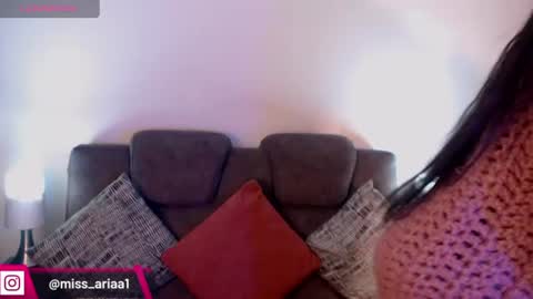Snapshot of missemilie1 chatting on June 10, 4:28 pm Emilie Diaz online show from June 10, 4:28 pm