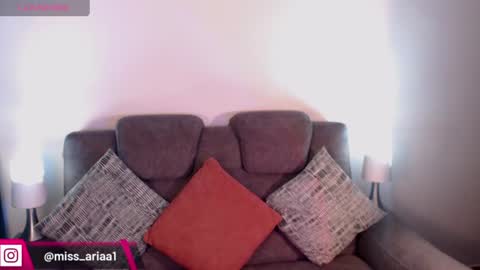 Snapshot of missemilie1 chatting on June 11, 3:32 pm Emilie Diaz online show from June 11, 3:32 pm