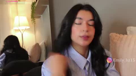 Snapshot of missemily_11 chatting on June 16, 9:45 am Yuliana online show from June 16, 9:45 am