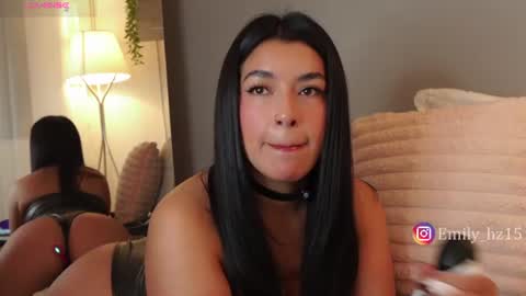 Snapshot of missemily_11 chatting on June 17, 10:17 am Yuliana online show from June 17, 10:17 am