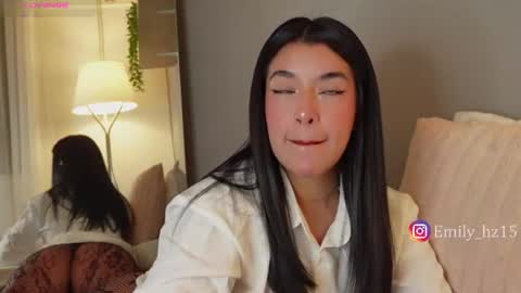 Snapshot of missemily_11 chatting on July 6, 9:28 am Yuliana online show from July 6, 9:28 am