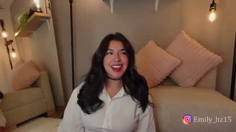 Snapshot of missemily_11 chatting on July 22, 11:02 am Yuliana online show from July 22, 11:02 am