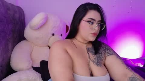 Snapshot of missevans_ chatting on July 20, 4:20 pm missevans_ online show from July 20, 4:20 pm