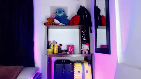 Snapshot of missfer_bigdick chatting on April 23, 4:09 pm Fer online show from April 23, 4:09 pm
