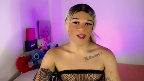 Snapshot of missfer_bigdick chatting on May 15, 11:56 pm Fer online show from May 15, 11:56 pm