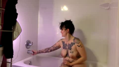 missingmaryjane online show from January 14, 7:48 am