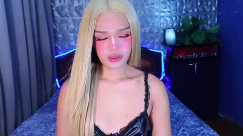 Snapshot of missionary_addiction_cumshot chatting on June 6, 1:16 pm im your queen steffie online show from June 6, 1:16 pm