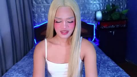 Snapshot of missionary_addiction_cumshot chatting on June 8, 12:05 pm im your queen steffie online show from June 8, 12:05 pm