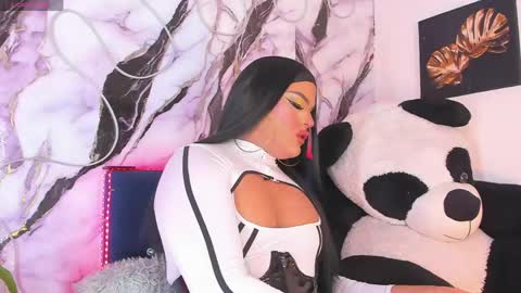 kassandra lazcano online show from April 21, 1:18 am